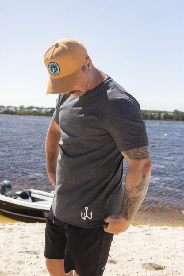 original 1 Fishing and lifestyle clothing. On The Chew <ul class="mybullet"> <li>Simplistic design to wear anywhere and anytime</li> <li>Smooth & soft cotton</li> <li>Comfort stretch</li> <li>Active fit</li> </ul> <p style="text-align: center;">[button size="medium" style="secondary" text="click to get casual in white" link="https://onthechew.com.au/product/casual-tee-white/"]</p> $20.00